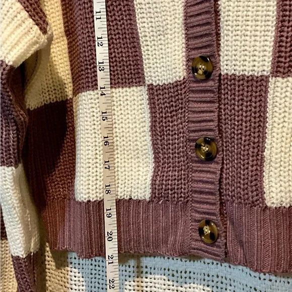 Love Tree Plaid Knit Cardigan - Mauve and Cream - Picture 4 of 9